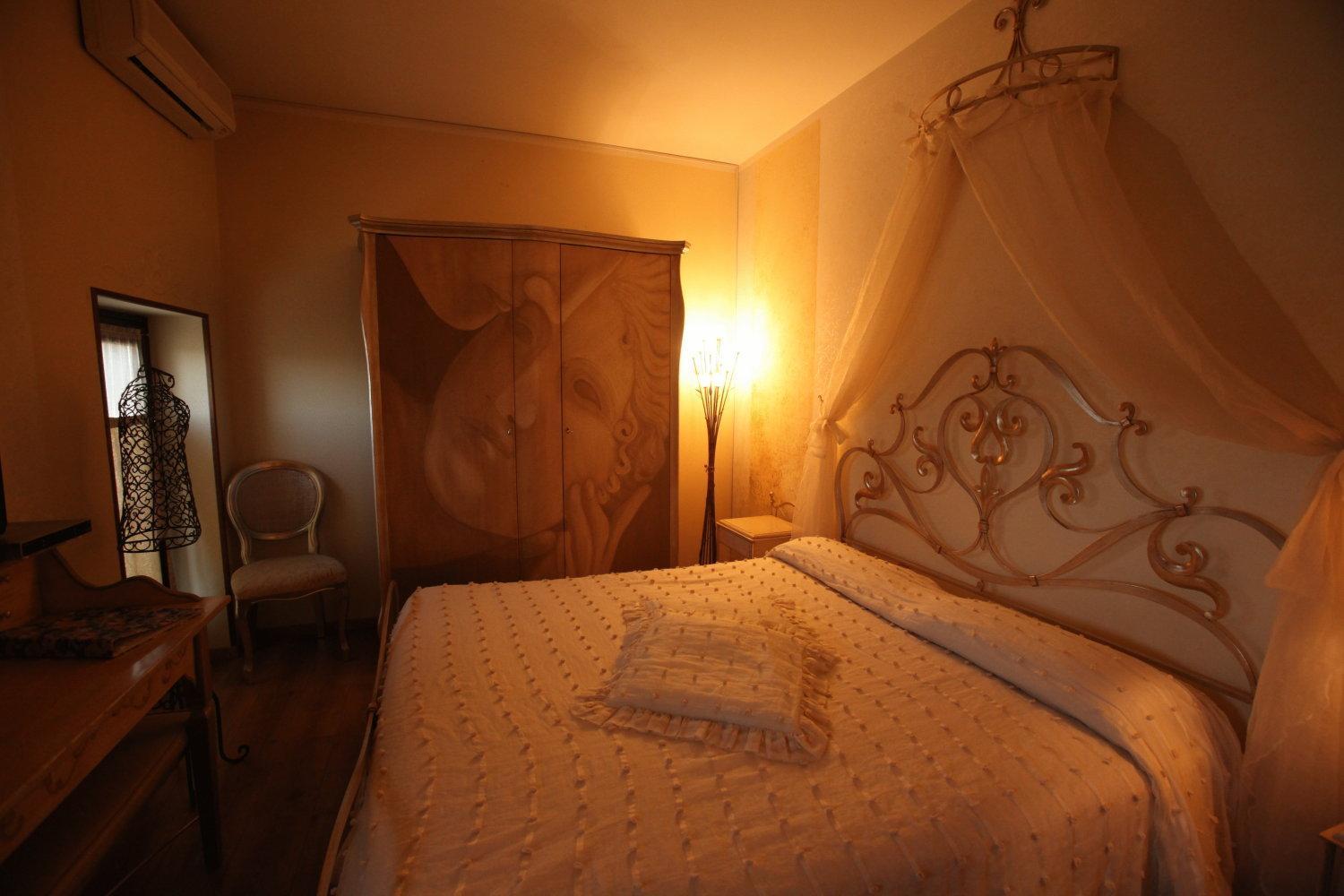 Manuela Le Quattro Coppe Hotel Desenzano del Garda Buitenkant foto